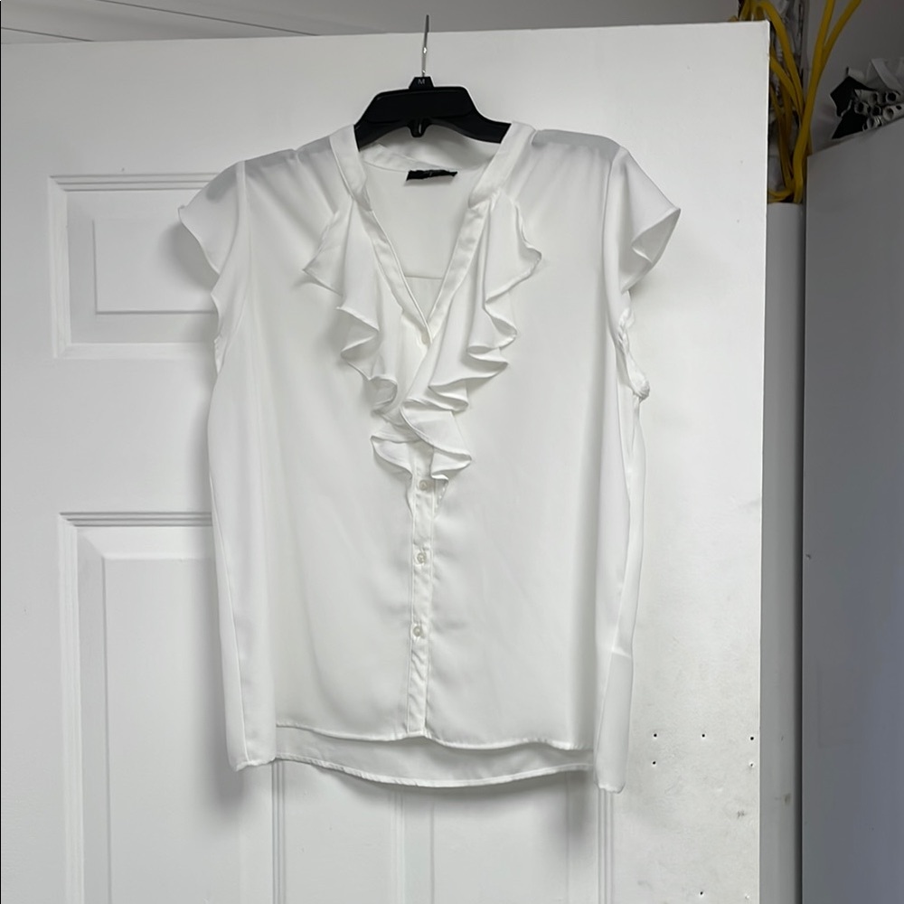 Tahari White Ruffled Cap Sleeve Blouse